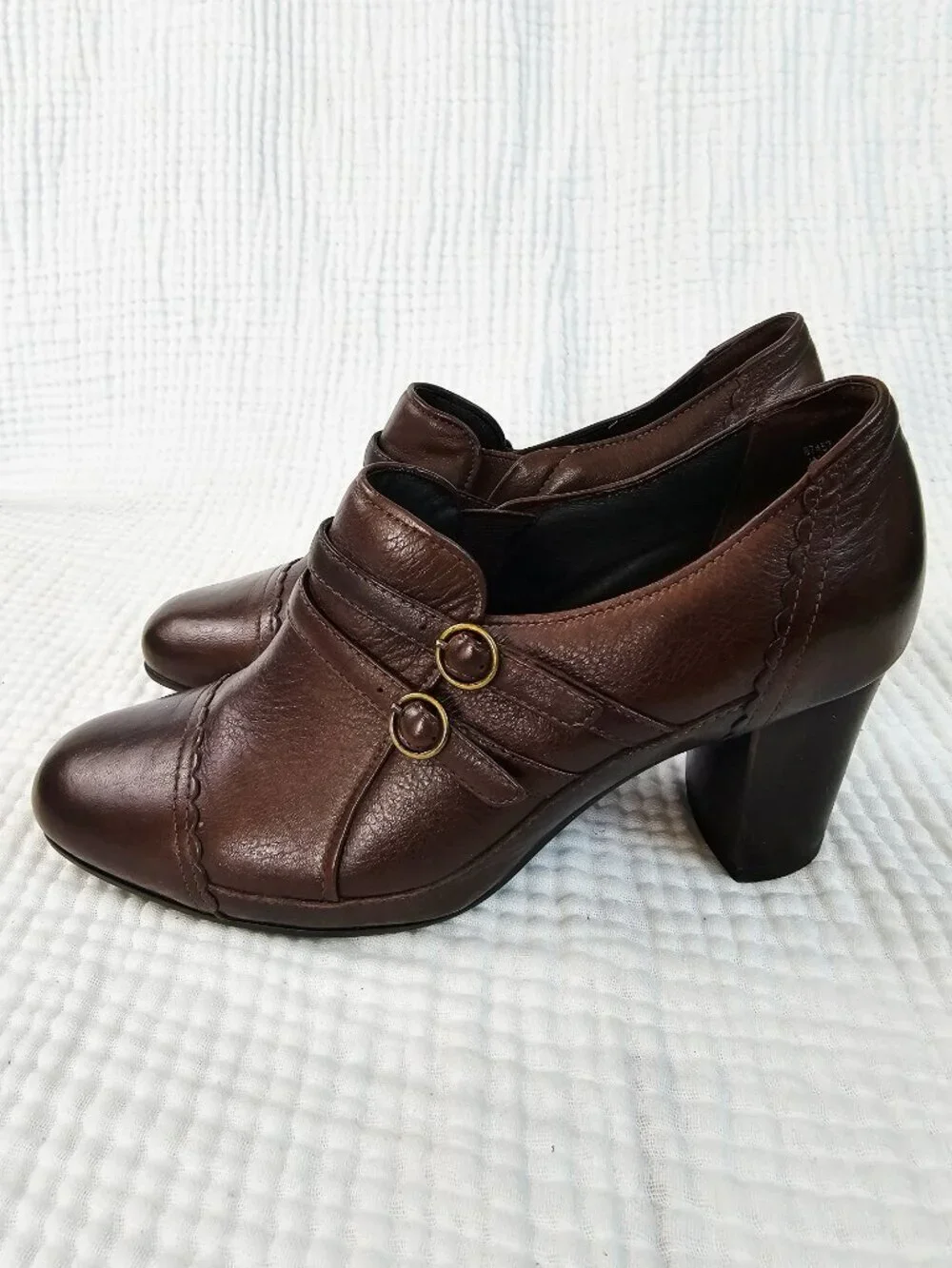 Clarks Artisan Brown Leather Double Buckle Heeled Shootie - Women's 8